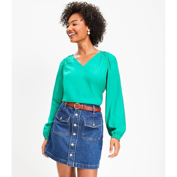 LOFT Dresses & Skirts - LOFT Patch Pocket Button Front Denim Mini Skirt in Deep Indigo Wash Size 10